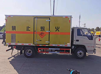 钦南爆破器材运输车技术升级与安全合规新趋势
